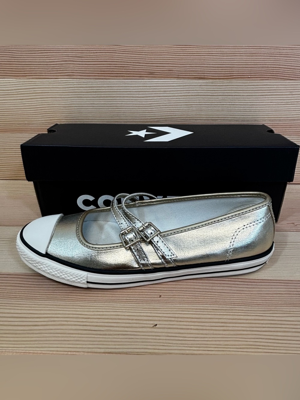 CONVERSE Women's Chuck Taylor All Star Dainty Mary Jane Sz 8.5 Light Gold
